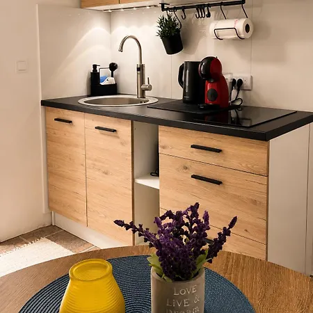 Lovelyhome - Main Street Centar Apartmán